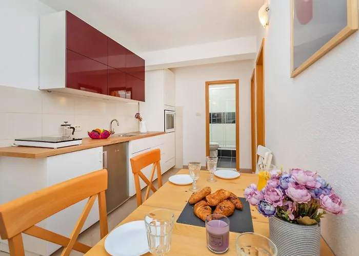 Bis Apartments 1 & 2